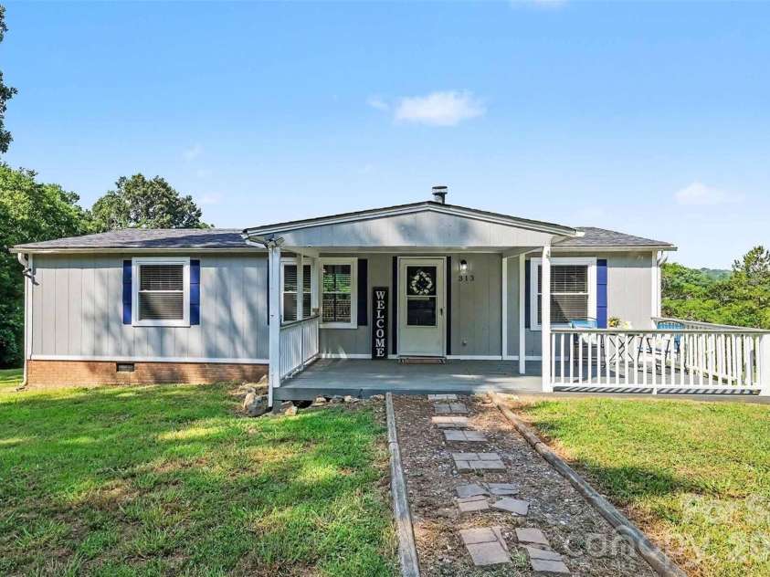313 Riverfront Drive, Belmont, NC 28012.  MLS# CAR4399917, YatesRealty ID 51315. 