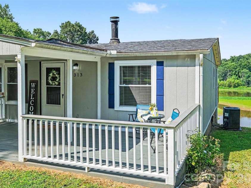 313 Riverfront Drive, Belmont, NC 28012.  MLS# CAR4399917, YatesRealty ID 51315. 