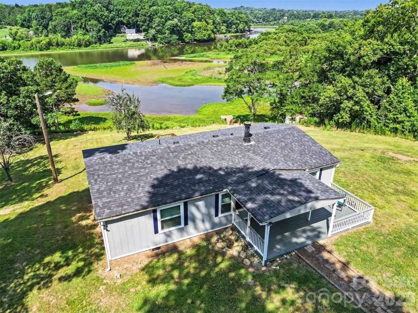 313 Riverfront Drive, Belmont, NC 28012.  MLS# CAR4399917, YatesRealty ID 51315. 