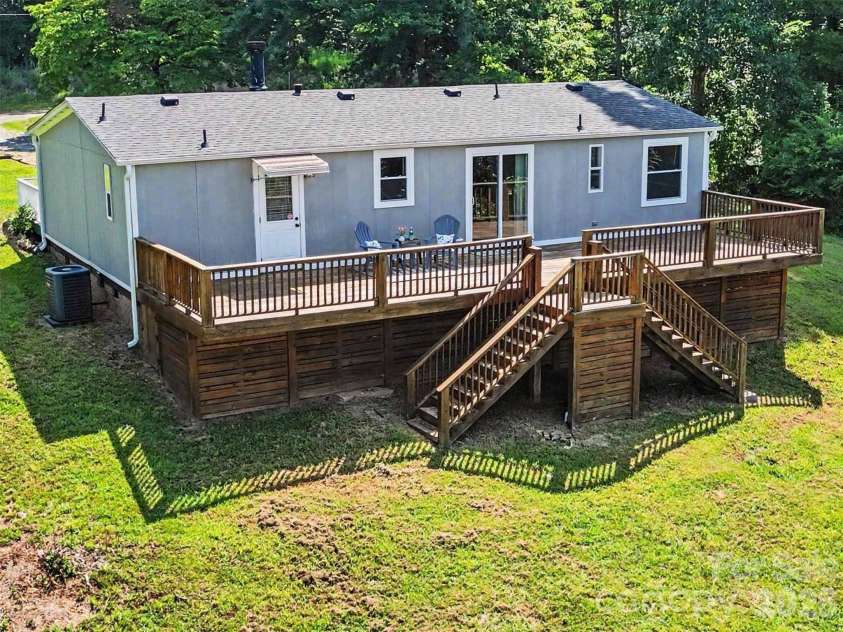 313 Riverfront Drive, Belmont, NC 28012.  MLS# CAR4399917, YatesRealty ID 51315. 