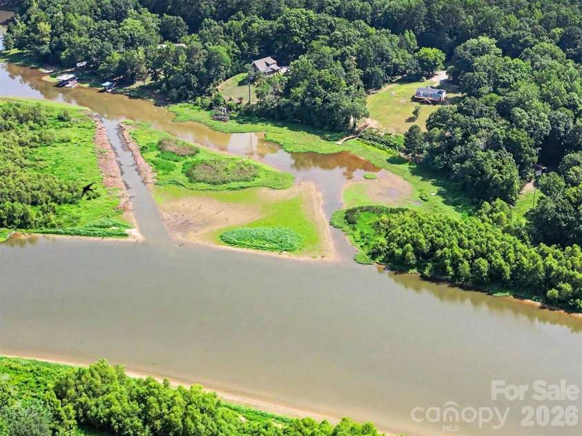 313 Riverfront Drive, Belmont, NC 28012.  MLS# CAR4399917, YatesRealty ID 51315. 