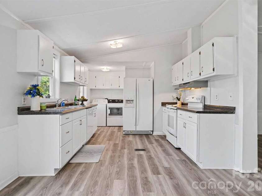 313 Riverfront Drive, Belmont, NC 28012.  MLS# CAR4399917, YatesRealty ID 51315. 