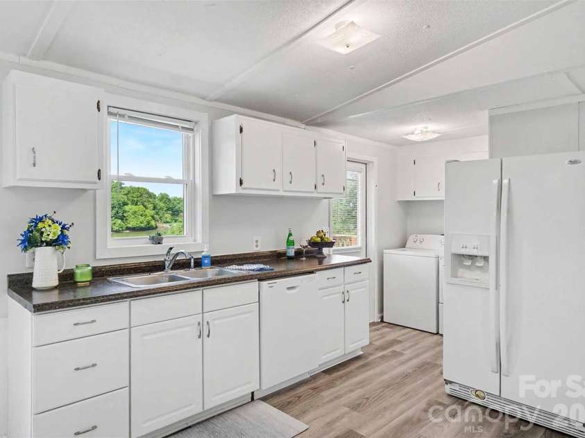 313 Riverfront Drive, Belmont, NC 28012.  MLS# CAR4399917, YatesRealty ID 51315. 