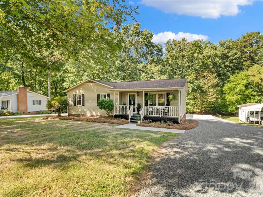2207 Carter Drive, Albemarle, NC 28001.  MLS# CAR4425439, YatesRealty ID 51316. 