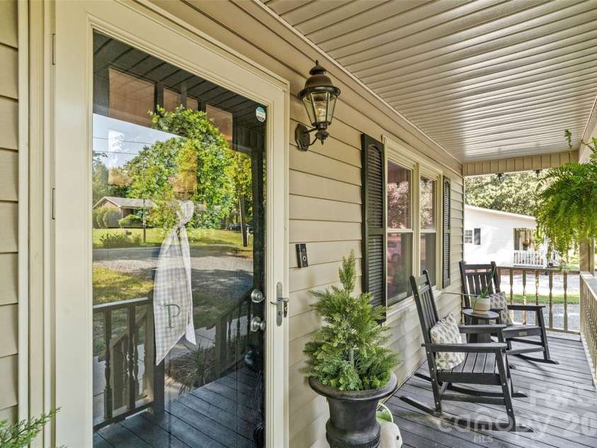 2207 Carter Drive, Albemarle, NC 28001.  MLS# CAR4425439, YatesRealty ID 51316. 