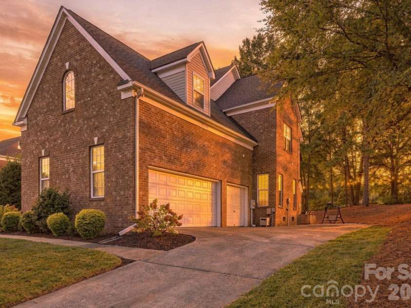 2561 Fallbrook Place, Concord, NC 28027.  MLS# CAR4425411, YatesRealty ID 51317. 