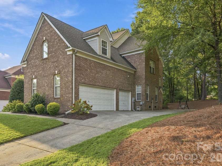 2561 Fallbrook Place, Concord, NC 28027.  MLS# CAR4425411, YatesRealty ID 51317. 