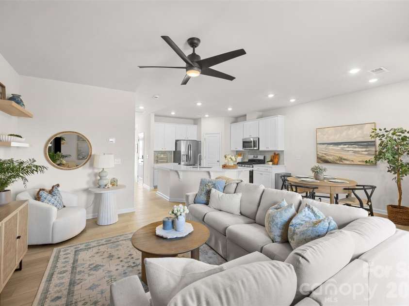 7035 Everly Commons Lane, Tega Cay, SC 29708.  MLS# CAR4415741, YatesRealty ID 51319. Modern Cottage