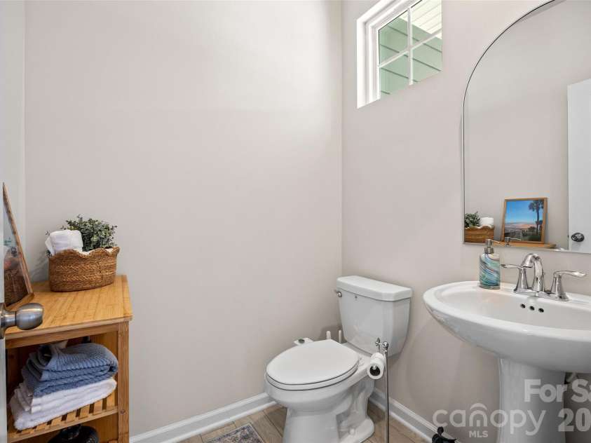 7035 Everly Commons Lane, Tega Cay, SC 29708.  MLS# CAR4415741, YatesRealty ID 51319. Powder Room
