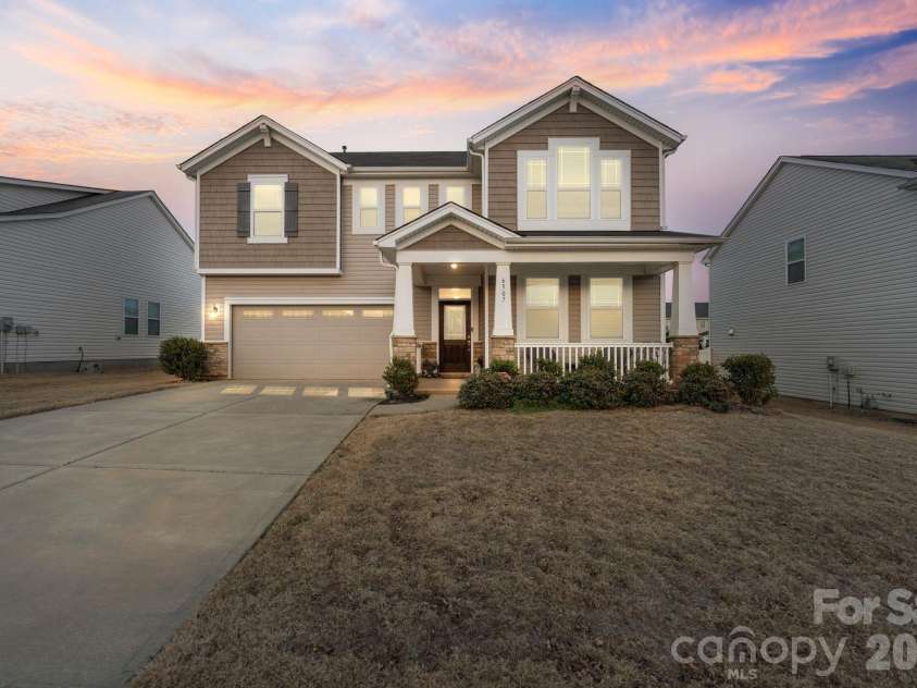 6507 Georgia Oak Road, Charlotte, NC 28269.  MLS# CAR4343178, YatesRealty ID 5132. 