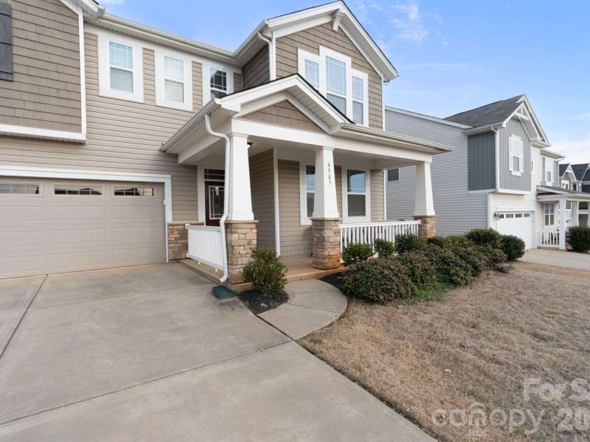 6507 Georgia Oak Road, Charlotte, NC 28269.  MLS# CAR4343178, YatesRealty ID 5132. 