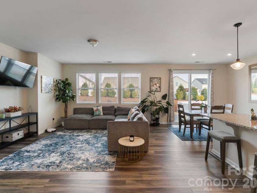 6507 Georgia Oak Road, Charlotte, NC 28269.  MLS# CAR4343178, YatesRealty ID 5132. 