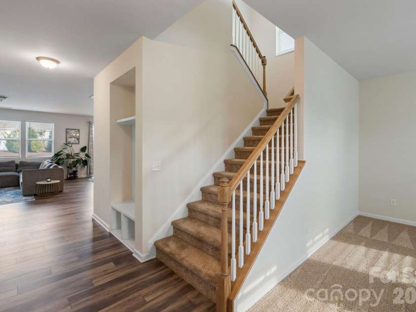 6507 Georgia Oak Road, Charlotte, NC 28269.  MLS# CAR4343178, YatesRealty ID 5132. 