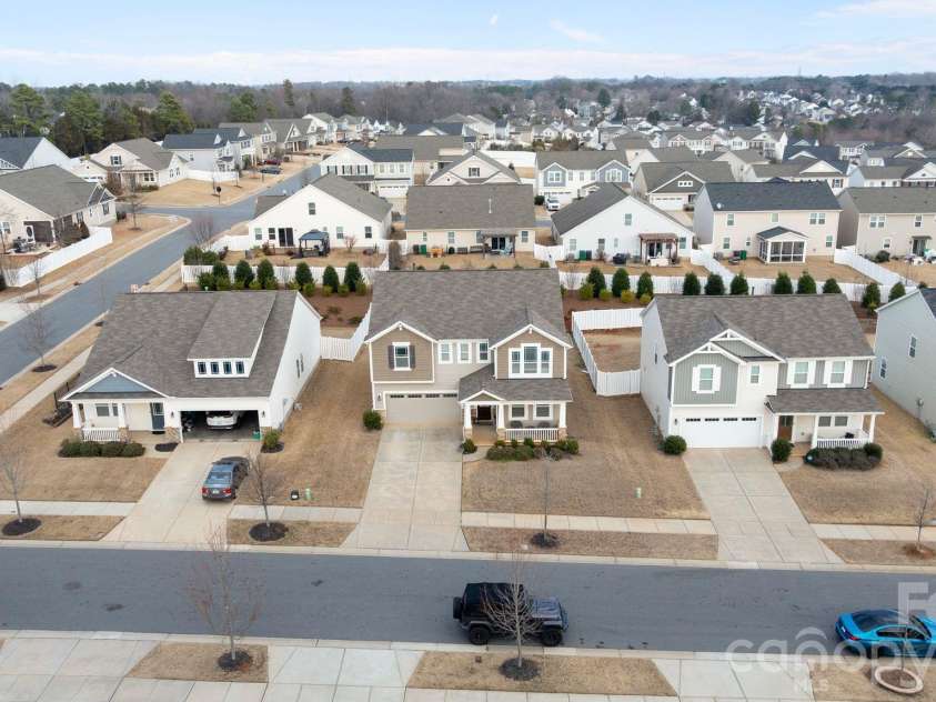 6507 Georgia Oak Road, Charlotte, NC 28269.  MLS# CAR4343178, YatesRealty ID 5132. 
