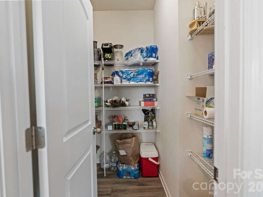 6507 Georgia Oak Road, Charlotte, NC 28269.  MLS# CAR4343178, YatesRealty ID 5132. 