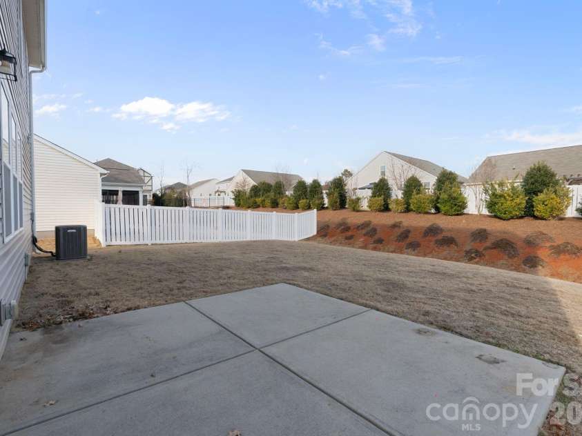 6507 Georgia Oak Road, Charlotte, NC 28269.  MLS# CAR4343178, YatesRealty ID 5132. 