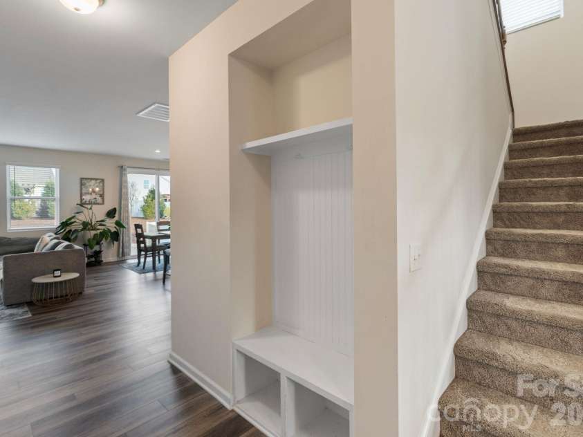 6507 Georgia Oak Road, Charlotte, NC 28269.  MLS# CAR4343178, YatesRealty ID 5132. 