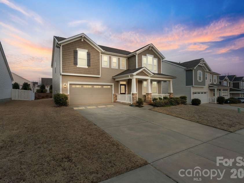 6507 Georgia Oak Road, Charlotte, NC 28269.  MLS# CAR4343178, YatesRealty ID 5132. 