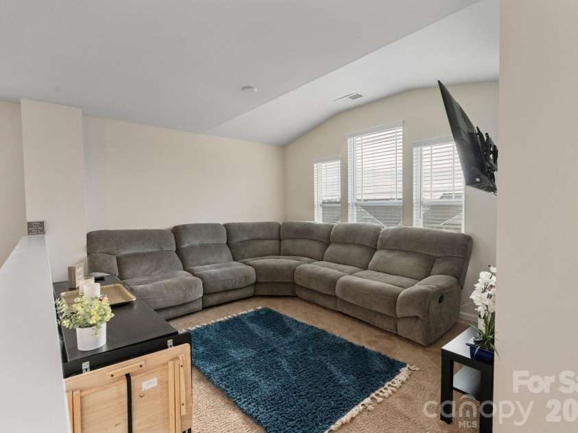 6507 Georgia Oak Road, Charlotte, NC 28269.  MLS# CAR4343178, YatesRealty ID 5132. Bonus Loft/Flex Space