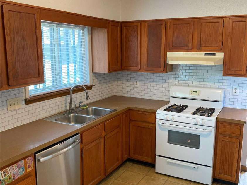 7307 Meadowland Drive, Charlotte, NC 28215.  MLS# CAR4241481, YatesRealty ID 5132. 