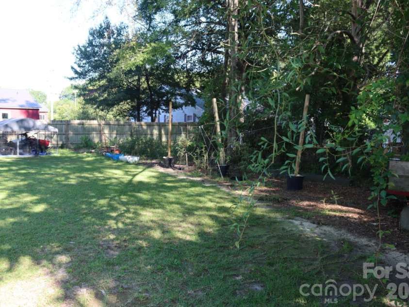711 Pine Street, Cheraw, SC 29520.  MLS# CAR4425380, YatesRealty ID 51320. 