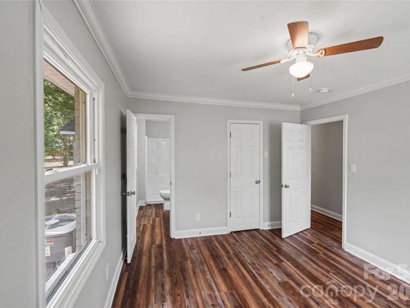 1240 Glenarden Drive, Rock Hill, SC 29730.  MLS# CAR4407044, YatesRealty ID 51323. 