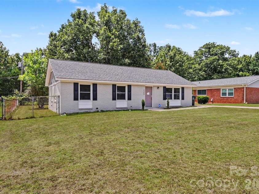 1240 Glenarden Drive, Rock Hill, SC 29730.  MLS# CAR4407044, YatesRealty ID 51323. 