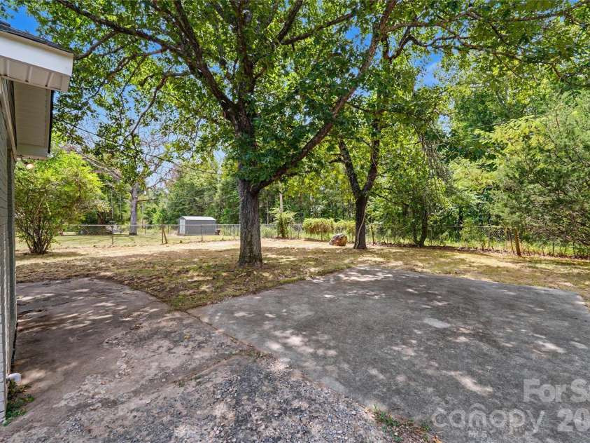 1240 Glenarden Drive, Rock Hill, SC 29730.  MLS# CAR4407044, YatesRealty ID 51323. 