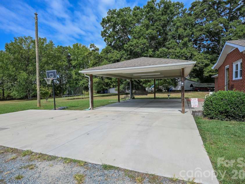 6920 Indian Trail Fairview Road, Indian Trail, NC 28079.  MLS# CAR4425375, YatesRealty ID 51325. 