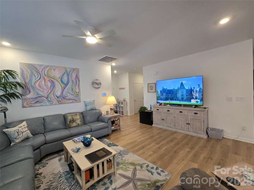 324 Sunharvest Lane, Indian Trail, NC 28079.  MLS# CAR4425620, YatesRealty ID 51326. 