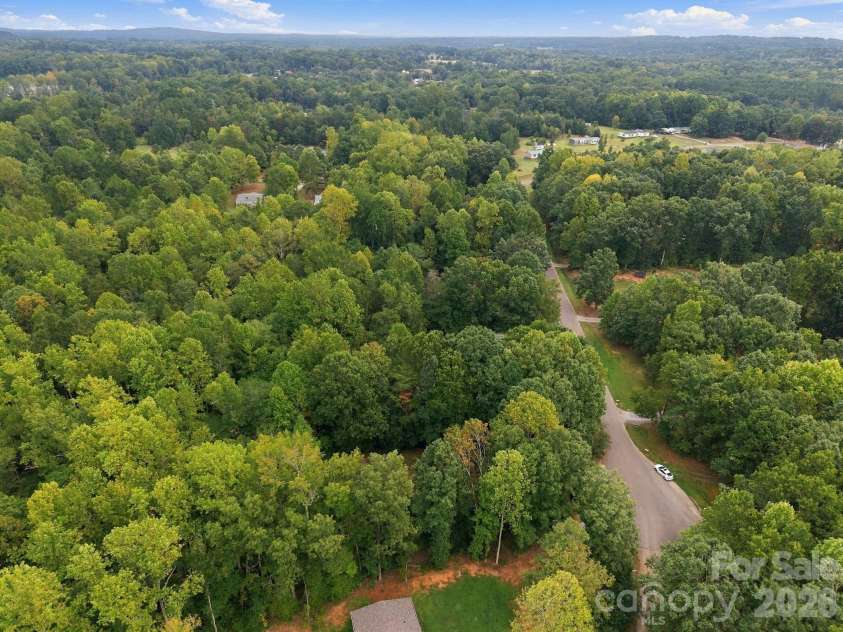 5209 Timber Creek Court, Kings Mountain, NC 28086.  MLS# CAR4425357, YatesRealty ID 51327. 