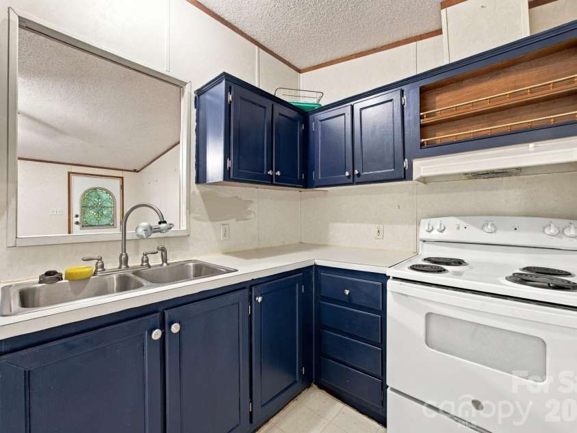 5209 Timber Creek Court, Kings Mountain, NC 28086.  MLS# CAR4425357, YatesRealty ID 51327. 