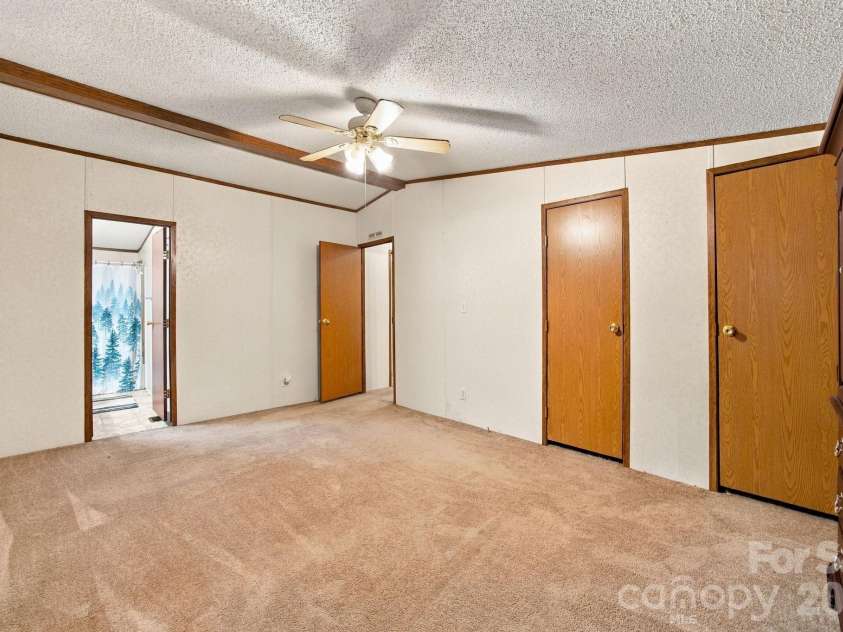 5209 Timber Creek Court, Kings Mountain, NC 28086.  MLS# CAR4425357, YatesRealty ID 51327. 