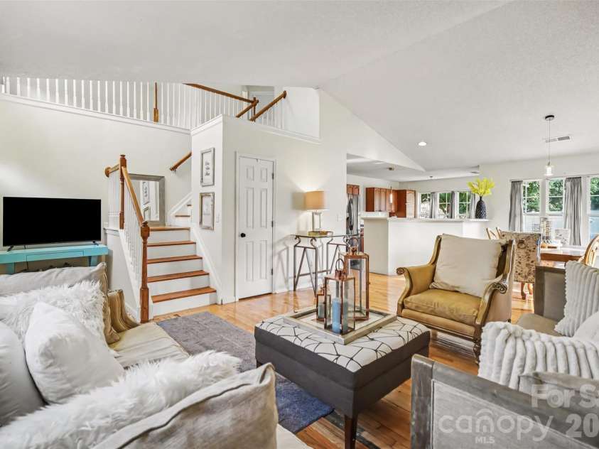 15725 Southern Garden Lane, Charlotte, NC 28278.  MLS# CAR4424517, YatesRealty ID 51328. 