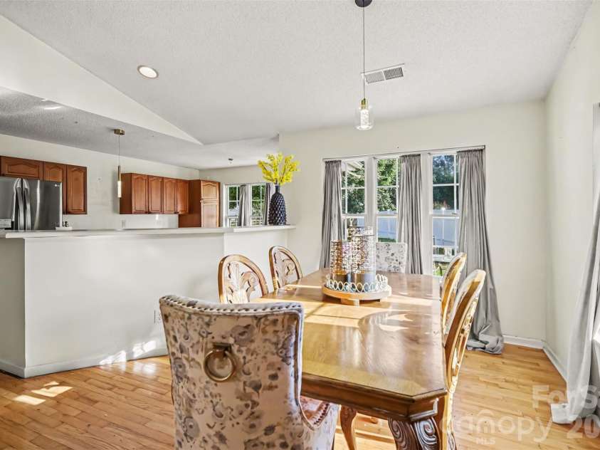 15725 Southern Garden Lane, Charlotte, NC 28278.  MLS# CAR4424517, YatesRealty ID 51328. 