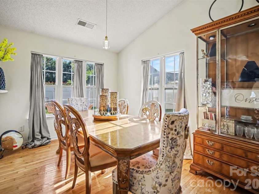 15725 Southern Garden Lane, Charlotte, NC 28278.  MLS# CAR4424517, YatesRealty ID 51328. 
