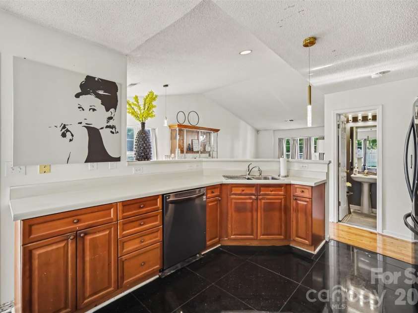 15725 Southern Garden Lane, Charlotte, NC 28278.  MLS# CAR4424517, YatesRealty ID 51328. 