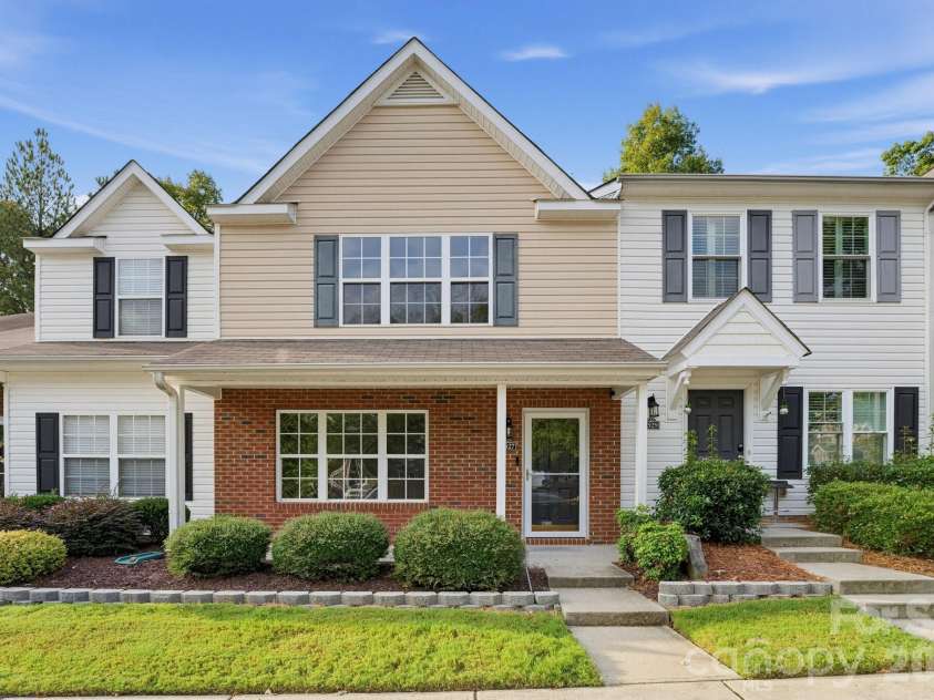 1527 Maypine Commons Way, Rock Hill, SC 29732.  MLS# CAR4425435, YatesRealty ID 51329. 
