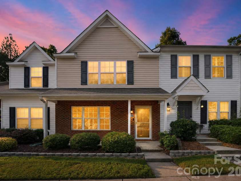 1527 Maypine Commons Way, Rock Hill, SC 29732.  MLS# CAR4425435, YatesRealty ID 51329. 