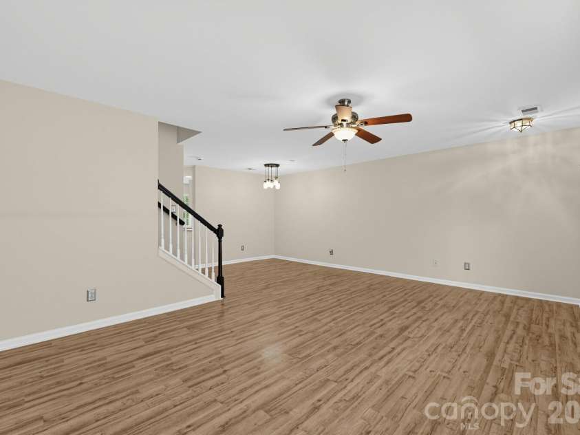 1527 Maypine Commons Way, Rock Hill, SC 29732.  MLS# CAR4425435, YatesRealty ID 51329. 