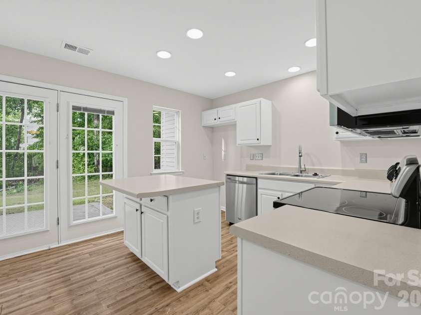 1527 Maypine Commons Way, Rock Hill, SC 29732.  MLS# CAR4425435, YatesRealty ID 51329. 