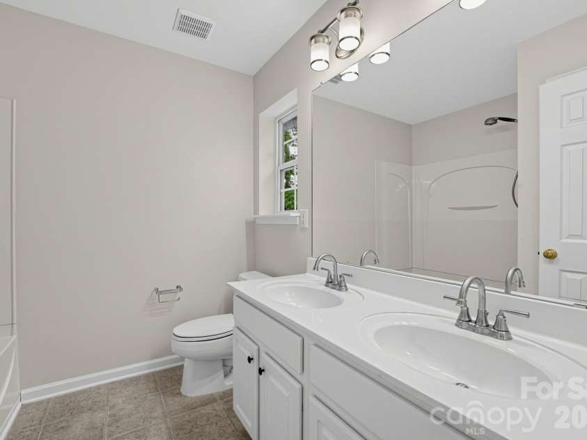 1527 Maypine Commons Way, Rock Hill, SC 29732.  MLS# CAR4425435, YatesRealty ID 51329. 
