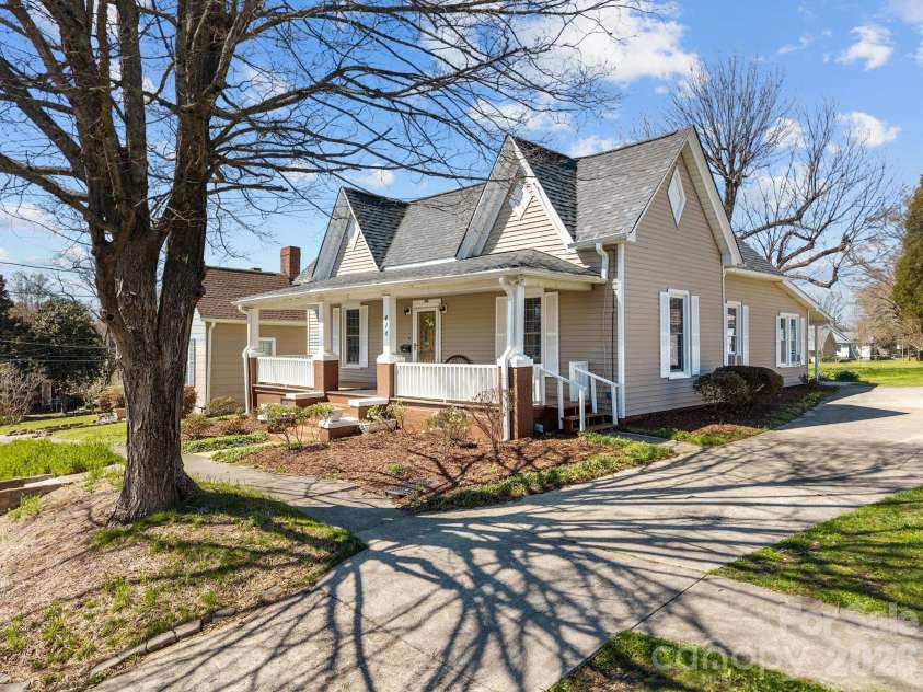 414 Spencer Avenue, Spencer, NC 28159.  MLS# CAR4359494, YatesRealty ID 5133. 