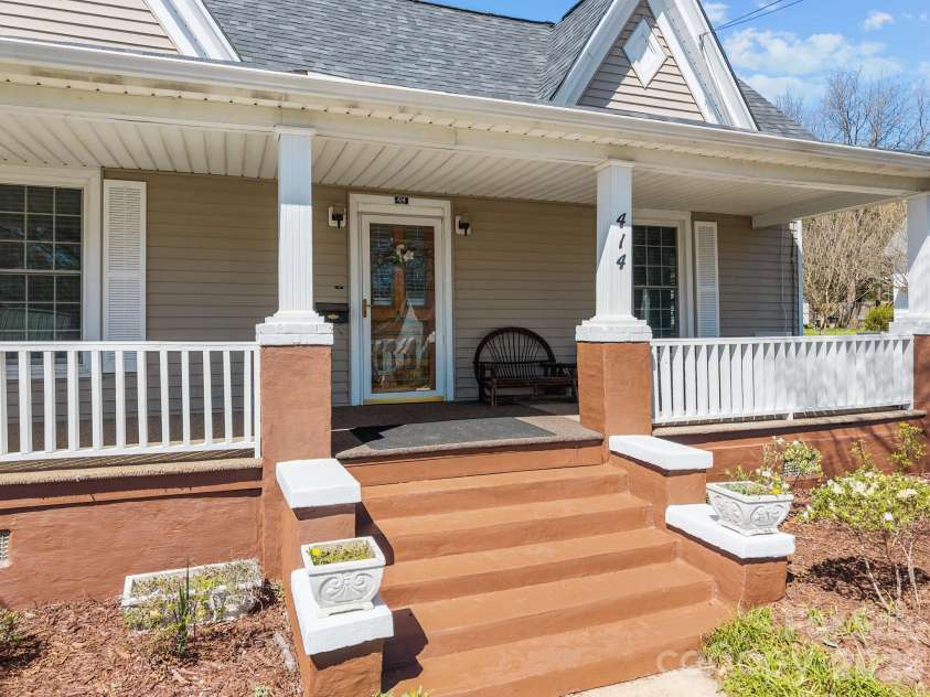 414 Spencer Avenue, Spencer, NC 28159.  MLS# CAR4359494, YatesRealty ID 5133. 