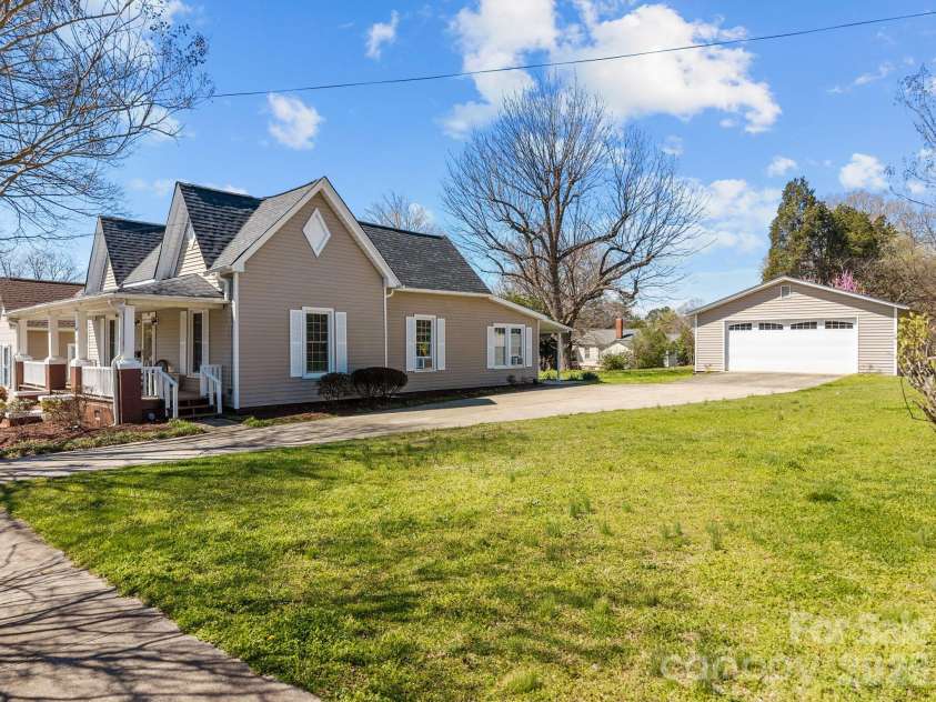 414 Spencer Avenue, Spencer, NC 28159.  MLS# CAR4359494, YatesRealty ID 5133. 