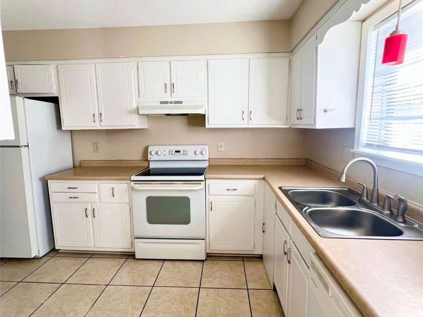 5810 Hunting Ridge Lane, Charlotte, NC 28212.  MLS# CAR4225012, YatesRealty ID 5133. 