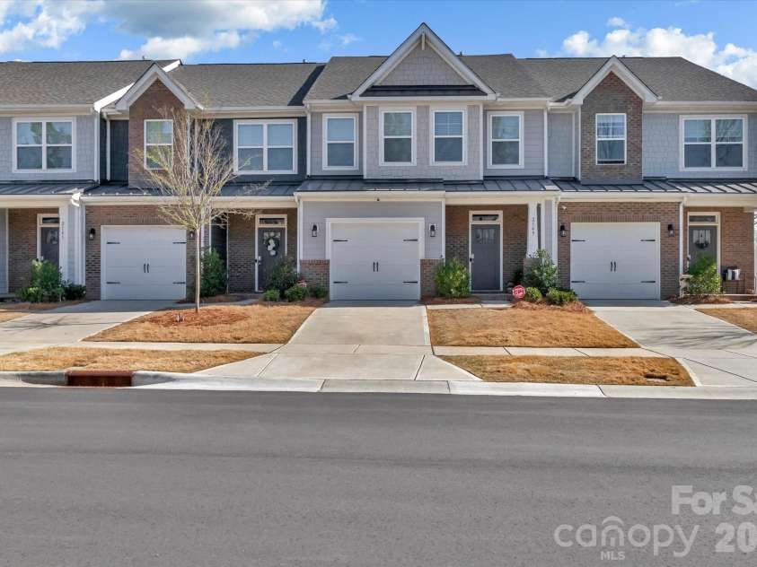 2149 Bexar Trail, Matthews, NC 28105.  MLS# CAR4424483, YatesRealty ID 51330. 