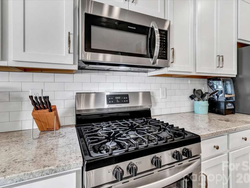 2149 Bexar Trail, Matthews, NC 28105.  MLS# CAR4424483, YatesRealty ID 51330. 