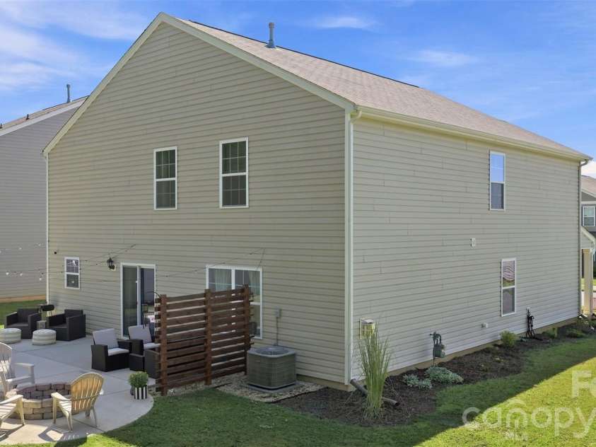 3103 Winesap Drive, Dallas, NC 28034.  MLS# CAR4425625, YatesRealty ID 51332. 