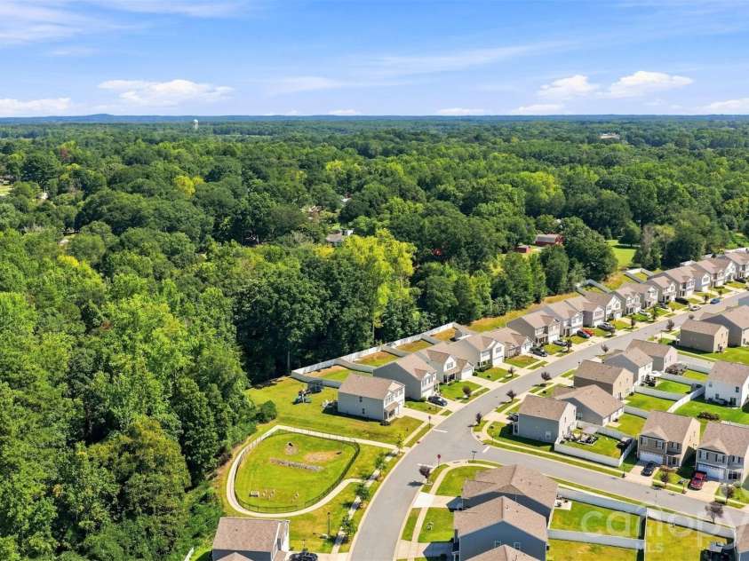 3103 Winesap Drive, Dallas, NC 28034.  MLS# CAR4425625, YatesRealty ID 51332. 